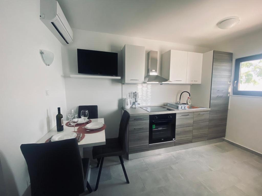 Apartmani Mila 斯塔利格拉德-帕克利尼卡 外观 照片