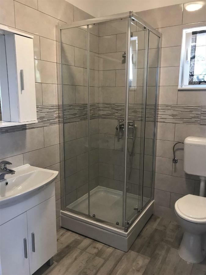 Apartmani Mila 斯塔利格拉德-帕克利尼卡 外观 照片
